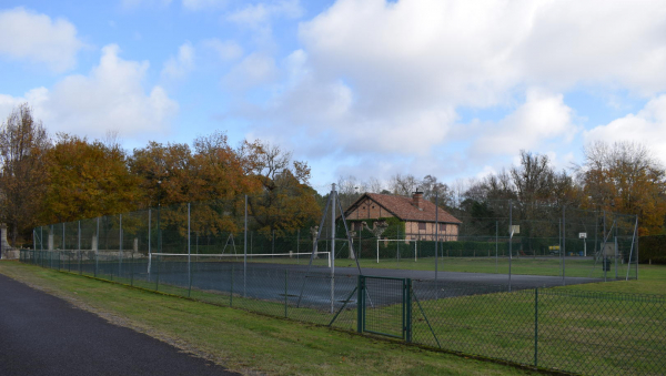 Tennis Lévignacq.jpg